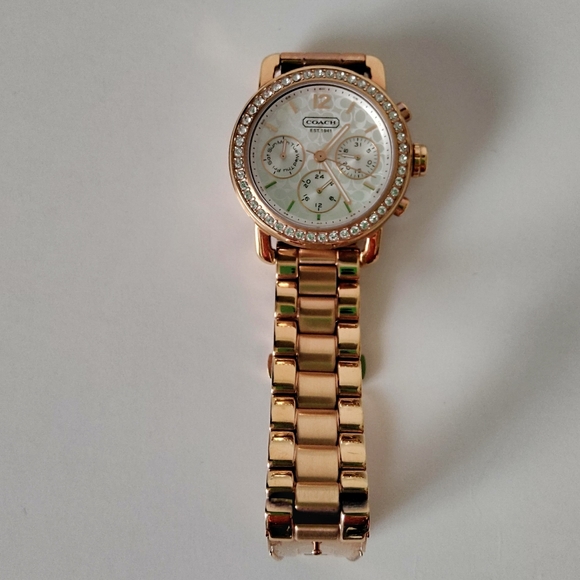 Coach women rose gold watch - Picture 4 of 8
